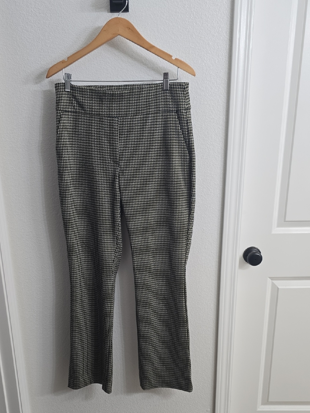 Express Black and White Houndstooth Dress Pants